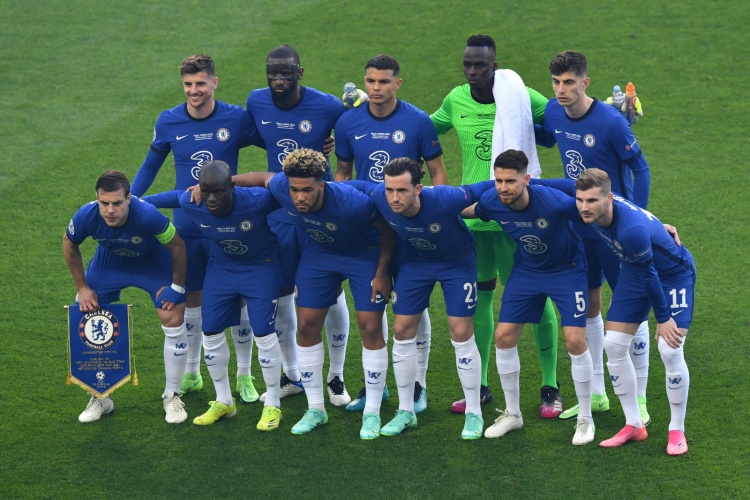 未来可期！奎因+费尔斯均得分20+，投篮命中率皆超50%（前景光明！奎因与费尔斯各砍20+，投篮命中率双双破50%）