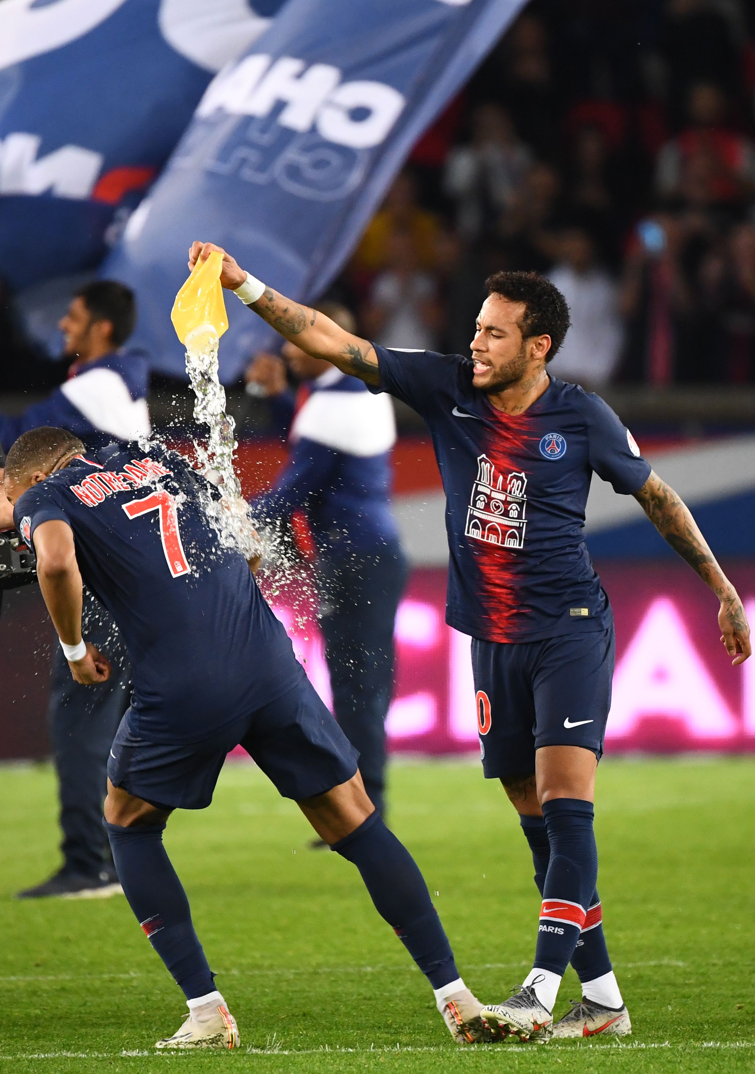 米体：米兰德比的门票收入预计超800万欧，创下新纪录（米体：米兰德比门票收入有望突破800万欧元，创历史新高）