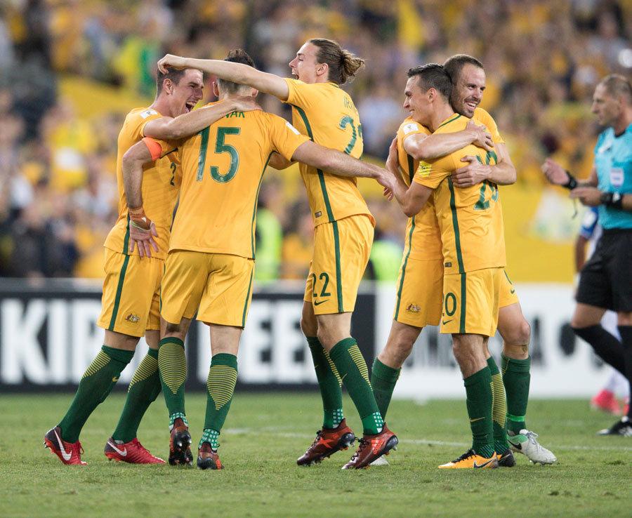 国际米兰大胜科莫，展现强劲势头（国米横扫科莫，势头凶猛）