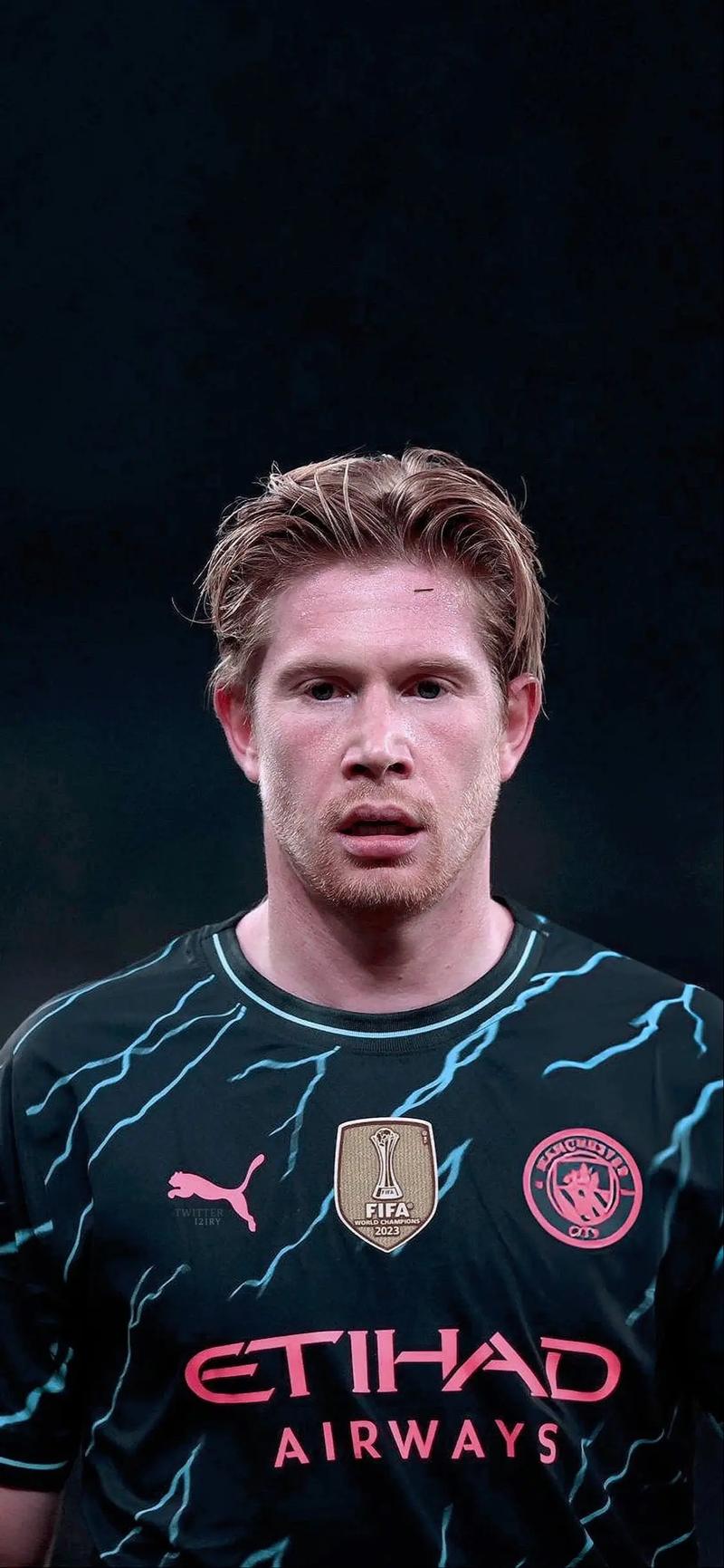 我懂用户晒视频：兰克尔趁队友客场比赛，去俱乐部偷队友的鞋（队友客场作战之际，兰克尔溜进俱乐部偷走队友球鞋）