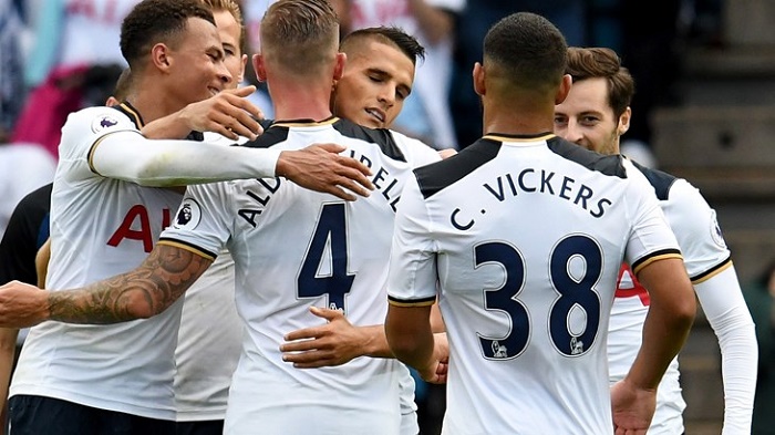 与4结缘，多特5轮欧冠联赛有4轮打入4球，剩下1轮被曼城进4球（多特与数字4的奇缘：5场欧冠4场打进4球，另1场被曼城灌4球）